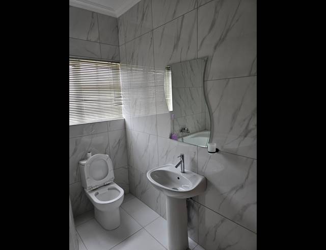 4 BEDROOM HOUSE FOR SALE IN MANDELA VIEW
